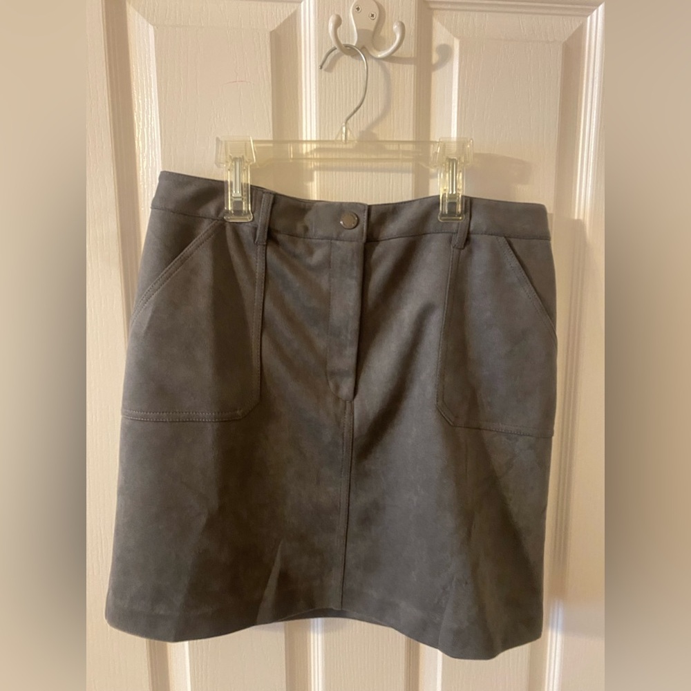 White House Black Market Charcoal Suede Skirt NWT Sz 10